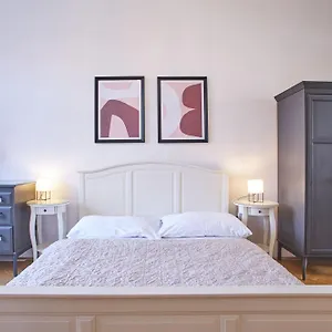 Charles Bridge Premium פראג